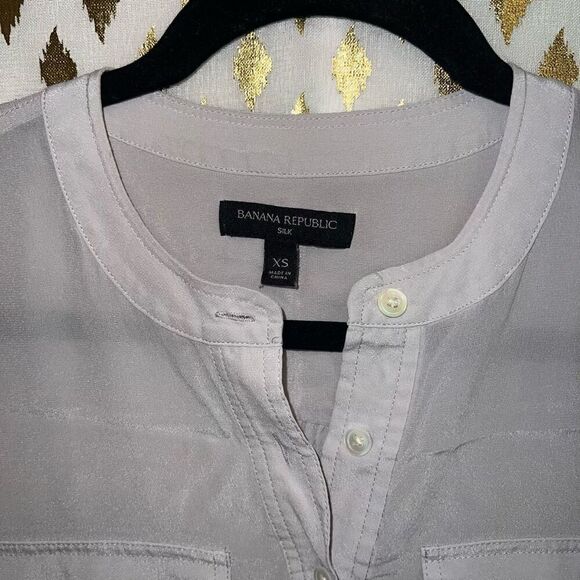 Banana Republic silk button down shirt size XS - Picture 4 of 5